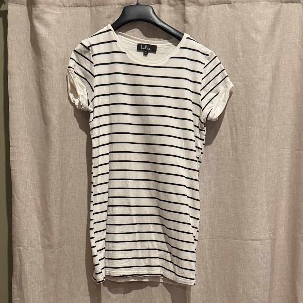 Lulu's Classic Black and White Striped Tee